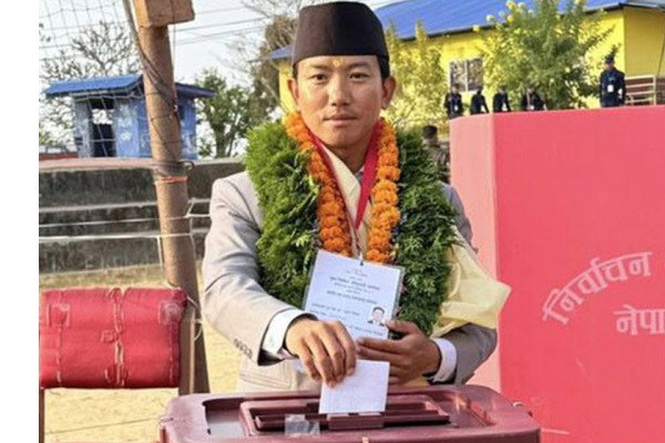 इलाम-२ मा एमालेका नेम्वाङको अग्रता